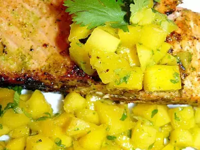 Recette Saumon grillé à la coriandre, salade de mangue verte