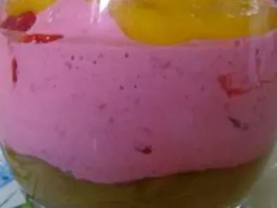 Recette Verrine mousse de fraise, rhubarbe coulis de mangue
