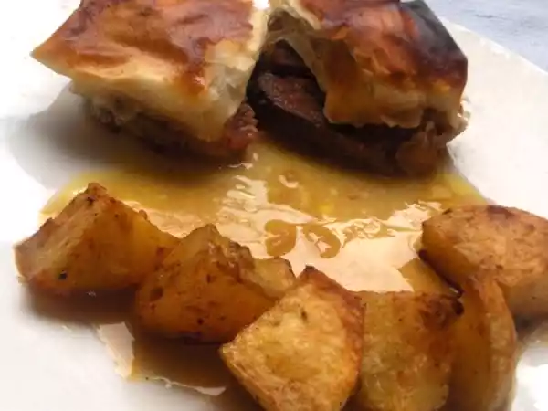 Recette Les pantoufles du cardinal ou croustillants au canard et au foie gras, sauce madère