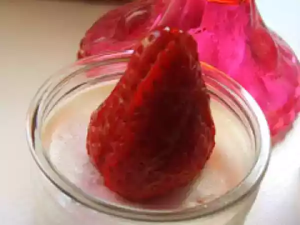 Recette Gare à l'agar-agar (panna cotta et fraises).