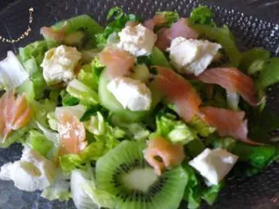 Salade fraicheur, kiwi et saumon fumé