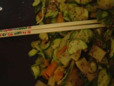 Recette Wok de légumes aux épices sauce soja et graines de sésame