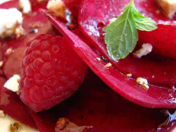 Recette Salade de betterave à la feta et aux framboises