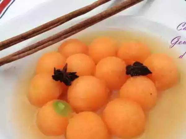 Recette Verrine estivale : soupe de billes de melon au lillet