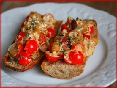 Recette Bruschetta croustillante tomate cerise/oignons confits...