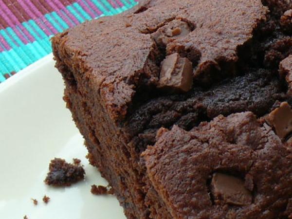 Recette Cake chocolat cacao amer et mascarpone et pépites de chocolat au lait...