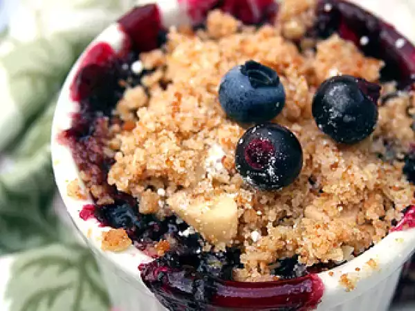 Recette Crumble-crisp au cassis & amandes
