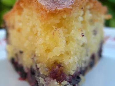 Recette Gâteau aux prunes et noisettes ou gâteau aux amandes et cassis