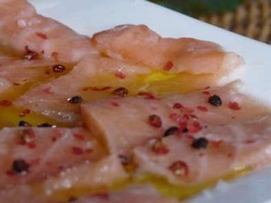 Recette Carpaccio de saumon au citron vert & baies roses