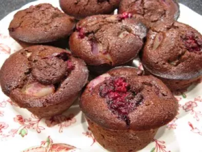 Recette Muffins au chocolat, aux framboises et aux poires.