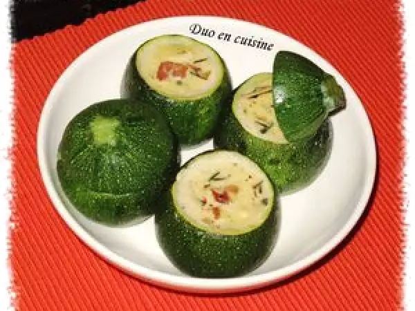 Recette Courgettes rondes farcies aux lardons cuisinés