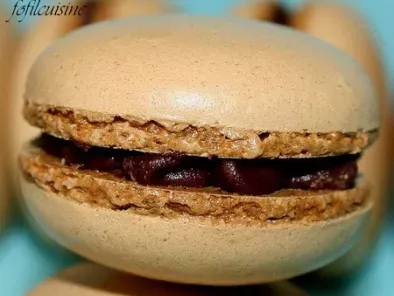 Recette Macarons: coques café, ganache chocolat-baileys et coques café fourrage confiture de lait