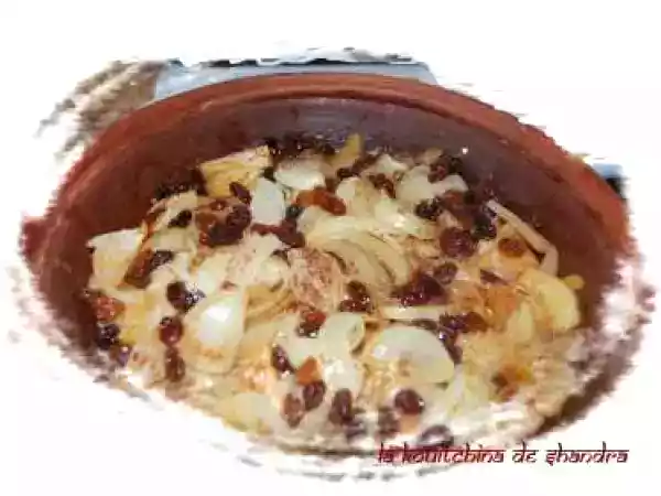 Recette Tajine de poulet aux oignons et raisins secs
