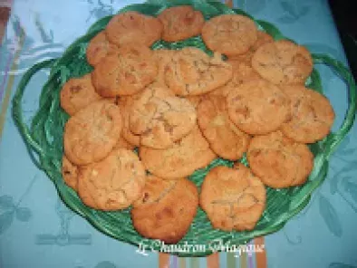 Recette Cookies beurre de cacahuetes, spéculoos et noix.
