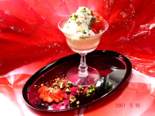 Recette Mousse au chocolat blanc pralinée