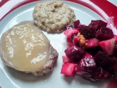 Recette Un déjeuner d'hiver: purée de châtaignes, salade poire-betteraves rouge.