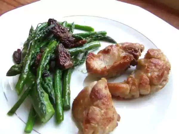 Recette Ris de veau crousti-fondants, asperges vertes & morilles