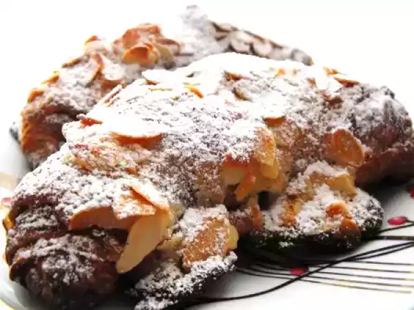 Recette Croissants aux amandes tout simplement parce que c'est trop bon