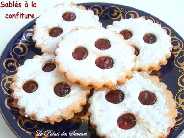 Recette Sablés à la confiture de fruits rouges
