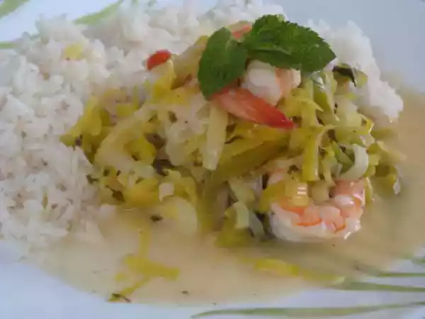 Recette Les crevettes aux poireaux sauce au citron et à la menthe