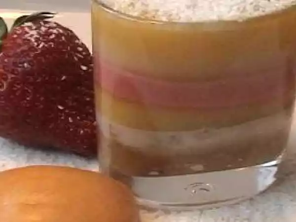 Recette Verrines mangues bananes ananas fraises sur lit de chamonix à l'