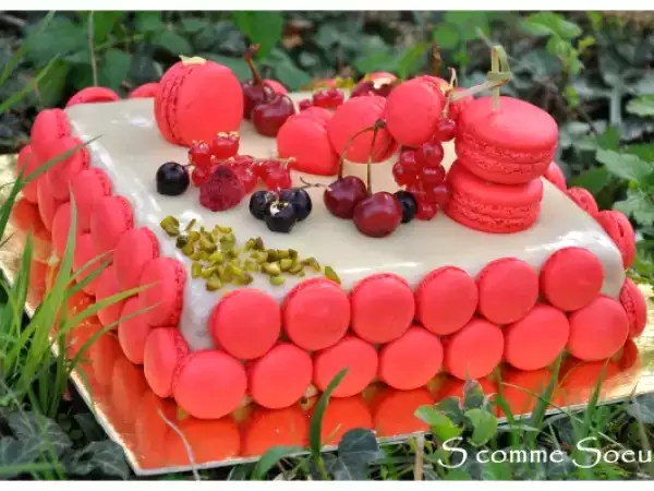 Recette Gâteau de fêtes : entremet nougat-fruits rouges