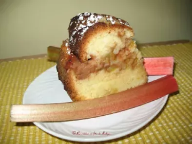 Recette Gâteau bundt farcie à la rhubarbe et aux pommes