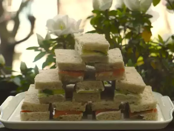 Recette Mini sandwichs saumon & concombres à l'anglaise