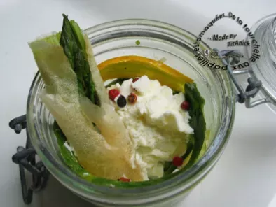 Recette Verrine de courgettes, crème de fêta et brick d'asperge au vert d'ail