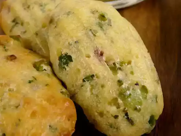 Recette Madeleines aux petits pois, lardons pour accompagner une soupe froide aux courgettes