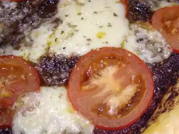 Recette Tarte fine tomate-mozarella-tapenade.