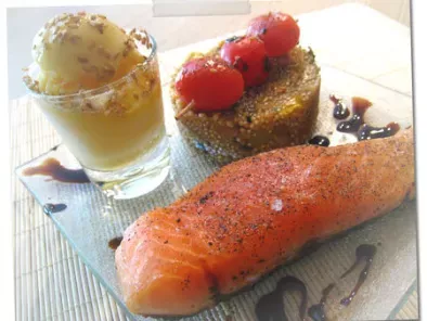 Recette Chaud-froid de saumon mi-cuit et sorbet à l'orange, quinoa aux légumes sautés