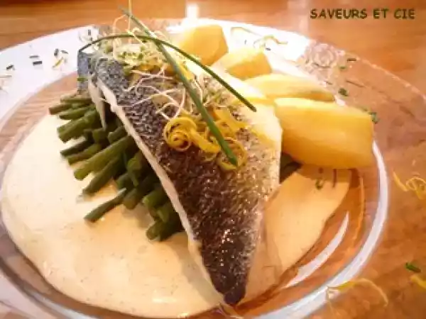 Recette Bar et haricots verts a la vapeur, sauce cremee a la vanille