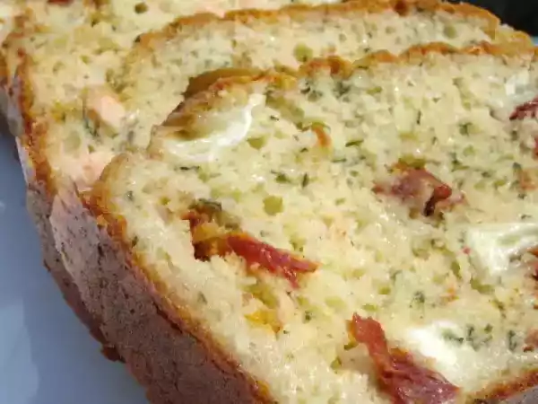 Recette Cake au saumon, chevre et tomates sechees