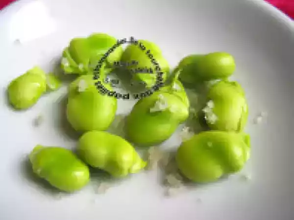 Recette Soupe aux cosses de fèves et vert d'ail frais