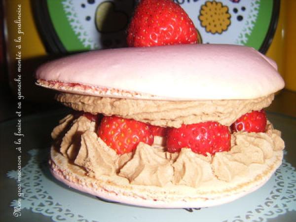 Recette Mon gros macaron à la fraise et sa ganache montée à la pralinoise