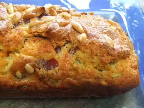 Recette Cake au saucisson corse, parmesan & roquette