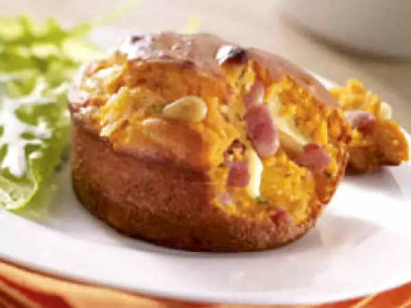 Recette Muffins à la tomate, comté, basilic, lardons