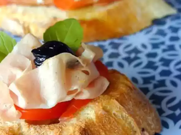 Recette Bruschetta croquante à la mortadelle