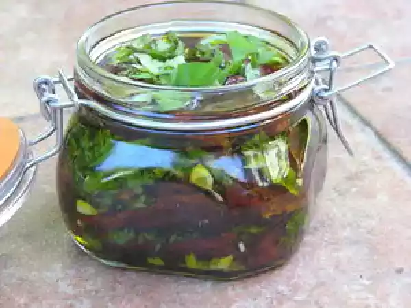 Recette Tomates séchées à l'huile d'olive et aux herbes