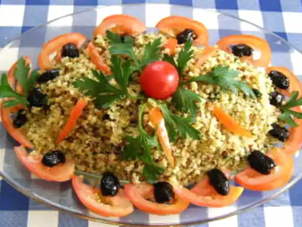 Recette Quinoa gourmand en salade.
