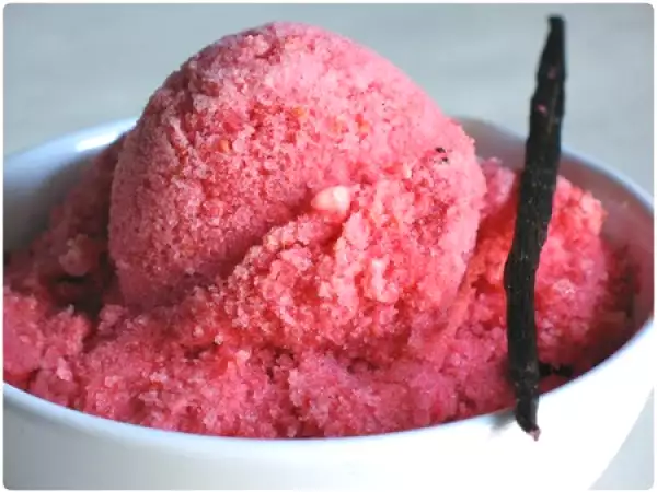 Recette Sorbet vanillé au pamplemousse et à la framboise