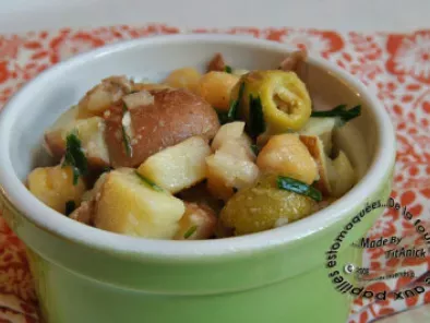 Recette Salade de pommes de terre, pois chiches, oignon, olives et ciboulette