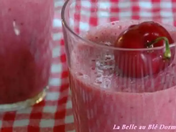 Recette Mousse rose aux fruits rouges, sans blé, sans lait