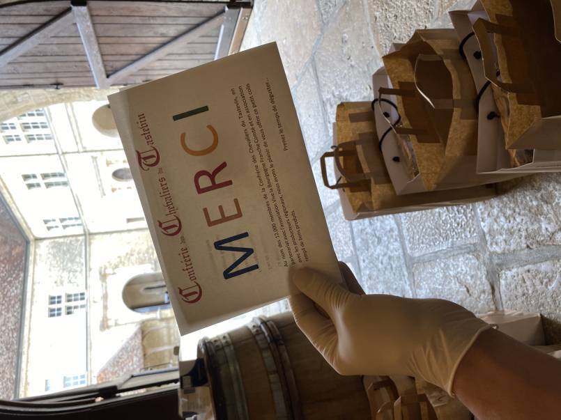 Le Château du Clos Vougeot et les cadets de Bourgogne se mobilisent et encouragent le corps médical 