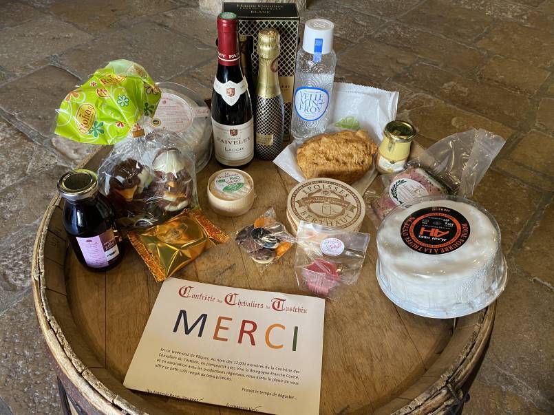 Le Château du Clos Vougeot et les cadets de Bourgogne se mobilisent et encouragent le corps médical 