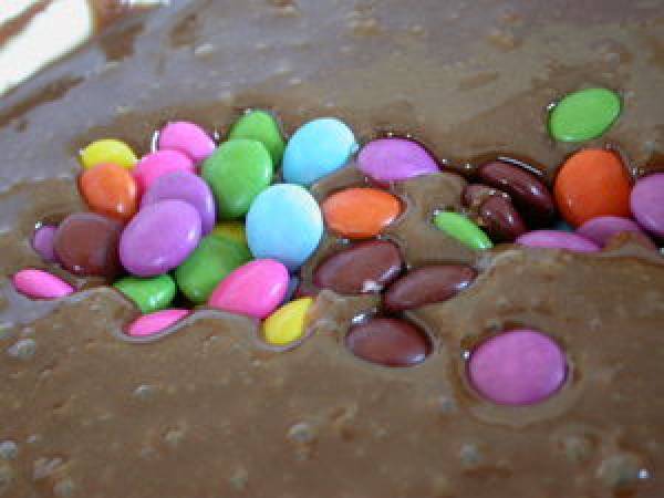 Gateau au chocolat au lait et aux smarties - Préparation etape 5