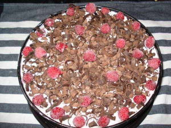 Forêt noire revisitée aux framboises et Tag - Préparation etape 6