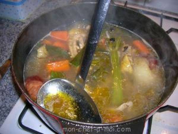 Consommé de Volaille Glacé, aux Perles de Melon et Jambon de Parme - Préparation etape 2