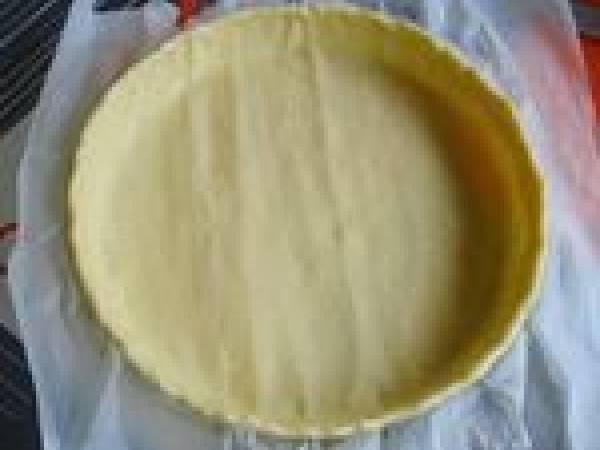 Tarte aux abricots et à la crème de noisette - Préparation etape 1